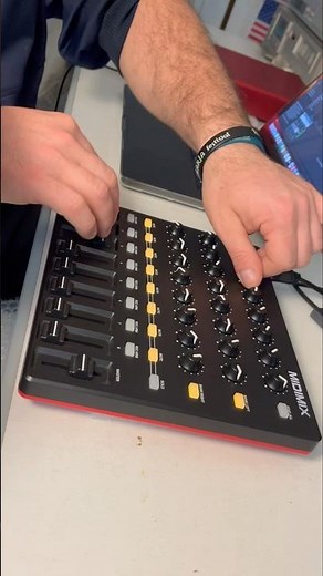 Akai MIDImix: Making a Beat (SAMPLE) #fyp