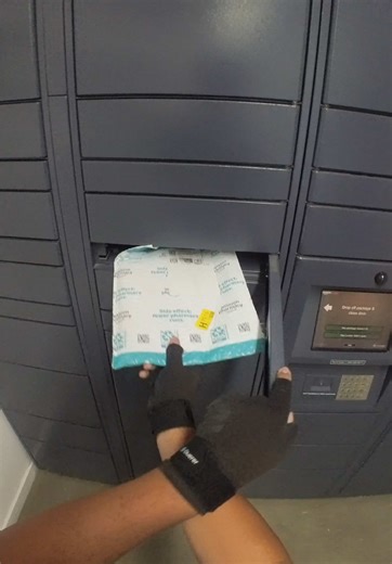 Exploring Amazon Lockers for Efficient Package Delivery