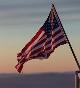 7 Best American Flags Made In USA - Perform Wireless