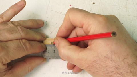 Water into hydrogen - How to make a simple hydrogen generator - HHO