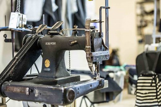 What Is The Best All Metal Sewing Machine? (7 Options)