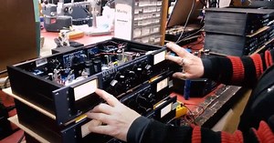 EveAnna Manley is here to show you how to calibrate your Manley Stereo Variable Mu® Limiter Compressor. Part 1 of 3: "How do I 'zero' the meters?" Note! You make this particular adjustment while the unit is in LIMIT mode. | Manley Labs