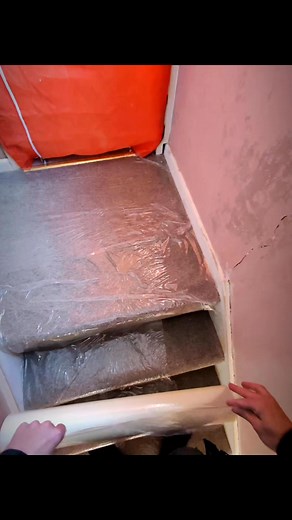 Keeping it Clean & Smooth Before we even start plastering, we make sure your home is protected. Here we’re sheeting down carpets and getting everything ready to plaster over an old Artex ceiling — transforming it to a clean, modern finish!✅ Full surface protection✅ Smooth finish every time✅ No more dated Artex textures✅ Reliable, tidy, and localIf your ceiling’s stuck in the past, let’s give it a fresh new look — smooth, bright, and ready to paint!📍 Bath | Warminster | Surrounding areas💬 Messa