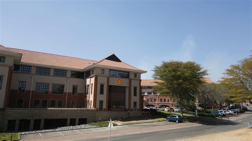 We’re excited to unveil an interactive experience that brings Shell’s Nation Building initiatives to life. This immersive platform is filled with videos, images, and stories showcasing how Shell Downstream South Africa is changing many people’s lives. Shell’s commitment to Nation Building plays a pivotal role in driving sustainability and economic development in South Africa. Interested to see how we’re fostering positive change through Nation Building? Visit: https://go.shell.com/3YnTmbl and di