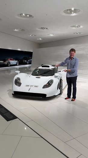 This is harder than it looks! 🤨 #Porsche #GT1 #PorscheGT1 #PorscheMuseum #Shmee150