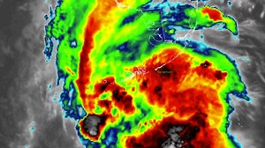 TRACKING ELSA: Tropical Storm Elsa is starting to impact the southern edge of Florida's west coast, strengthening as it moves north. Forecasters say it could gain near hurricane strength. MORE: bit.ly/3ypXac5 | FOX 35 Orlando