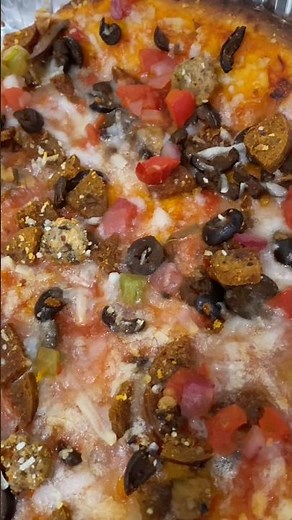 Baking a pizza! 🍕 Frozen pizza, Amy’s Vegan Supreme