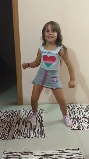 MINI DANÇARINA DO FAUSTÃO