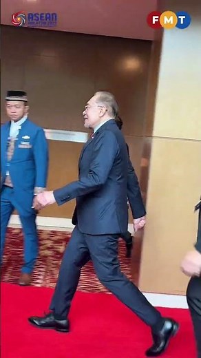 PMX and Sultan of Brunei rushing to their next meeting