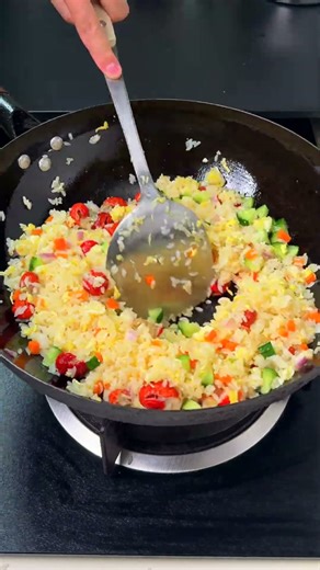 This Egg Fried Rice Hits Different… One Wok, Total Chaos