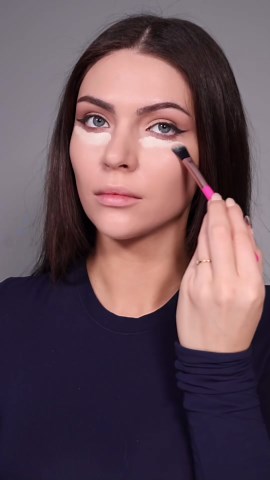 Megan Fox Makeup Look – Tutorial and Inspiration