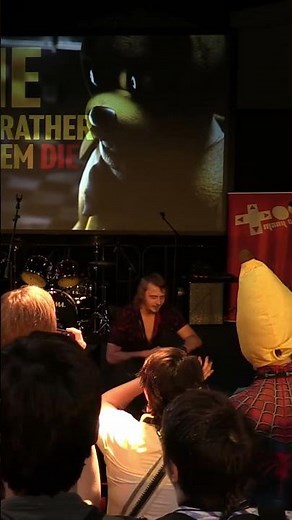 DAGames singing Five Nights At Freddys! #dagames #convention