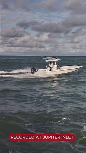 LIVE ACTION AT THE JUPITER INLET #roughinlets #jupiterinletboats #boats