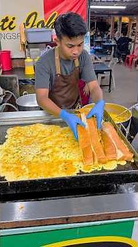 🔥 INSANE MALAYSIAN STREET FOOD! 😱🍳 GIANT OMELETTE & CRISPY BREAD — WATCH HOW IT’S MADE! 🤤🔥