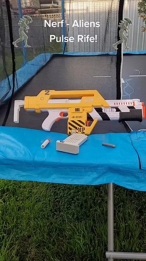 Nerf Aliens Pulse Rifle Replica Gun in Action