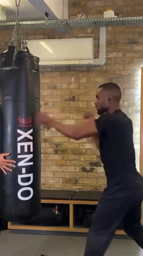 8K views · 46 reactions | Il bat un record du monde de boxe  instagram.com/joshua_iyalla/ | Extreme Sports - France | Facebook