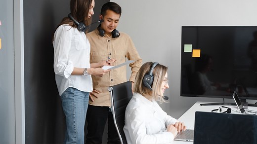 How to start a call center in 2025 (processes, tips, tools)