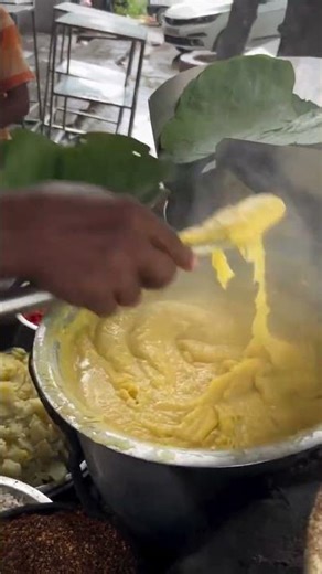 Agra k famous daal ki chat patto m #foodie #foodlover #foodiedelight #travelvlog