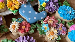 Our Easiest White Modeling Chocolate Recipe - Borderlands Bakery