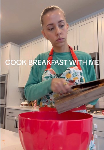 Healthy breakfast🍏🍠🍋🍳 sweet potato and sausage breakfast hash, homemade buttermilk blueberry pancakes, and green juice😋 #cookwithme #fyp #recipes #healthy#bloompartner @Bloom Nutrition