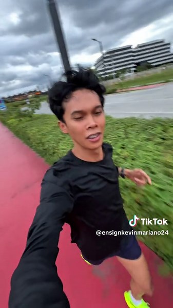 Day 117 marathon training. Program: Shake-out run & break in na din ng race day shoes par