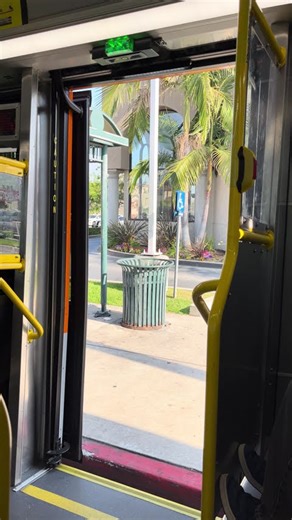 LA Metro ElDorado Axess BRT Back Door Open & Close