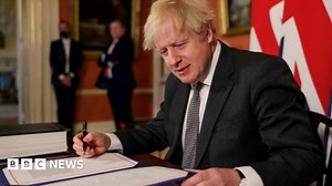 Brexit: MPs overwhelmingly back post-Brexit deal with EU