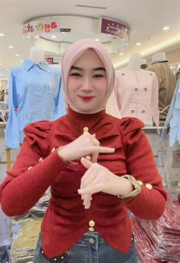 Rekomendasi OOTD Baju Rajut Mewah untuk Tahun Baru