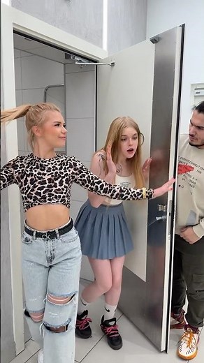 Why do girls go to the bathroom together? 🤯