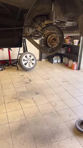 Understanding Car Brake Systems: Close-Up Inspection Guide