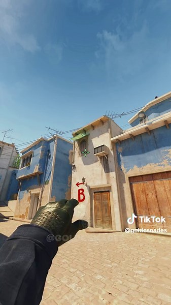 Top Mid Smoke Technique from Spawn in CS2