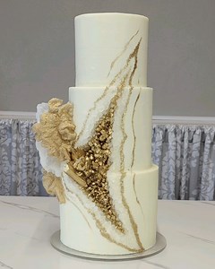 15K views · 139 reactions | Learn how to make a geode inspired cake! | MetDaan Cakes | Facebook