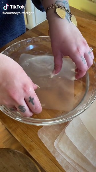 How to Fry Crispy Rice Paper Spring Rolls