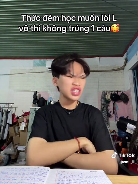 Cún con bị khùng🥰 (@cutii_iii) - Học Đêm Vào Thi - Cầm Đề Và Thành Vong