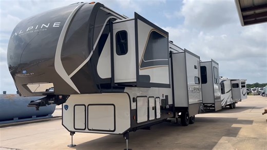 !NEW! 2025 Keystone RV Alpine Avalanche Edition 338GK The grand...