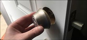 How to Change a Door Lock - Tips from a Phoenix Locksmith