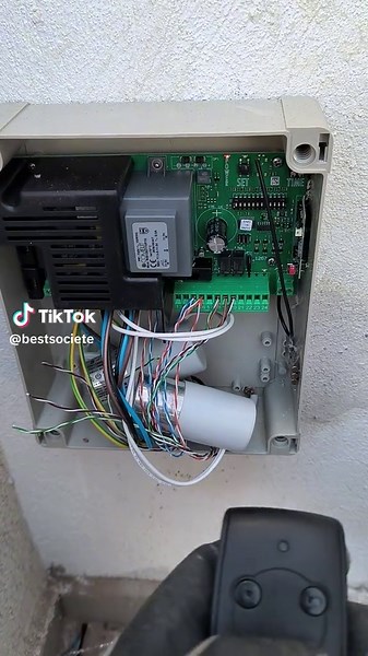 Programmation du télécommande Somfy pour porte battante