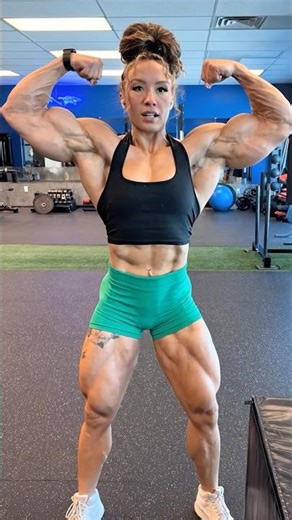 Strong Every Day 💪🔥#ai #fmg #femalemusclegrowth