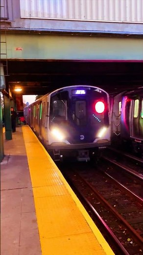 "NEW" B TRAIN at Kings Highway Station BROOKLYN NY | NYC MTA Subway #mta #trains #stridewarrior
