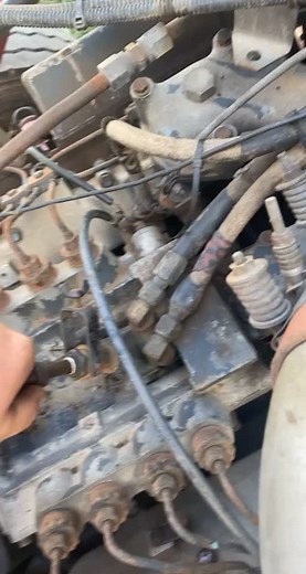 Mack E9 V8 400 with 500 Pump Air Start: TooCool