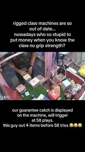 leave with 4 items in one sitting…. easy wins before guarantee payout, rigged or not? you decide #clawmachine #claw #clawcatch #drclawtopus #luck9claw