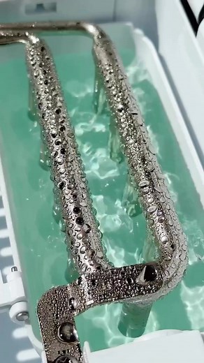 79K views · 421 reactions | Chilling out behind the scenes! Get a glimpse inside this ice machine to see how it makes icy refreshment. Watch as water flows in and freezing plates transform it into frosty nuggets that tumble out. From liquid to solid, it's cool to see the inner wor | DIY&Craft | Facebook