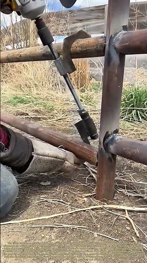 Leveling the Line: The Twin-Hook Tool for Perfect Railing Alignment