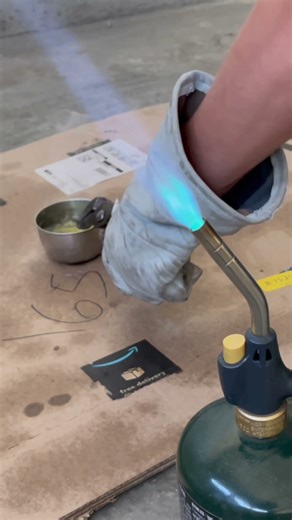 Building a tiny push dagger from uni strut