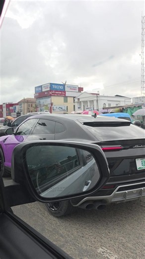 Lamborghini Urus vs Escort Vehicle: What Happens When It Can't Keep Up