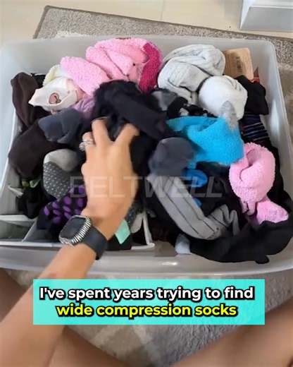 If you’ve given up on wide compression socks, read this. Every morning used to start the same way — sitting on the edge of the bed, fighting to pull tight socks over swollen legs. By noon, my skin would be red and sore from the marks they left behind. I tried every “extra wide” pair on Amazon, even the expensive medical ones. They either squeezed too tight, rolled down, or cut off my circulation completely. So I gave up. For months, I went barefoot. Anything was better than that constant pressur