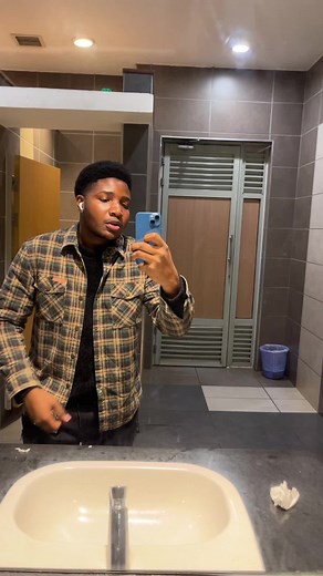 Bathroom Selfie Tips for Perfect Lighting