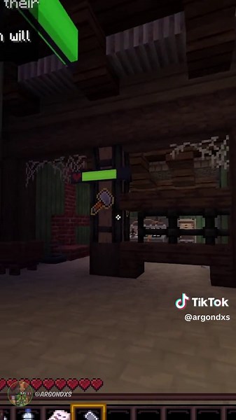 Escape the Mothman in this Terrifying Minecraft Horror Map!