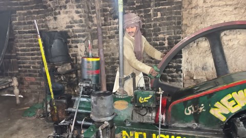 How Diesel Engines Start in Freezing Cold – Amazing Cold Weather Startup