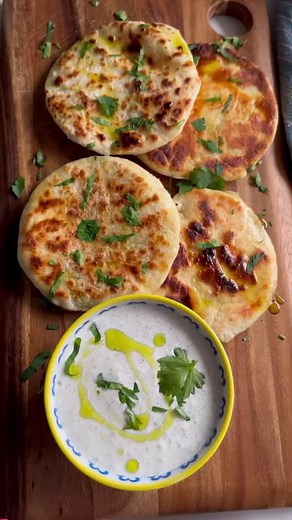 1.7M views · 26K reactions | 3 Ingredient Pita Recipe 陵 https://hungryhappens.net/3-ingredient-pitas-flatbread-recipe/ | hungry happens | Facebook